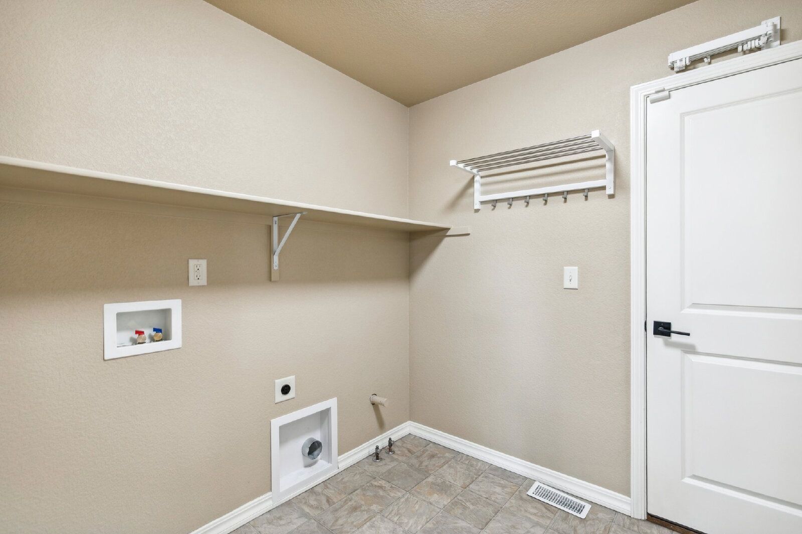 Stylish Cordera Ranch with Finished Basement, Gourmet Kitchen, and Ideal D20 Location property image