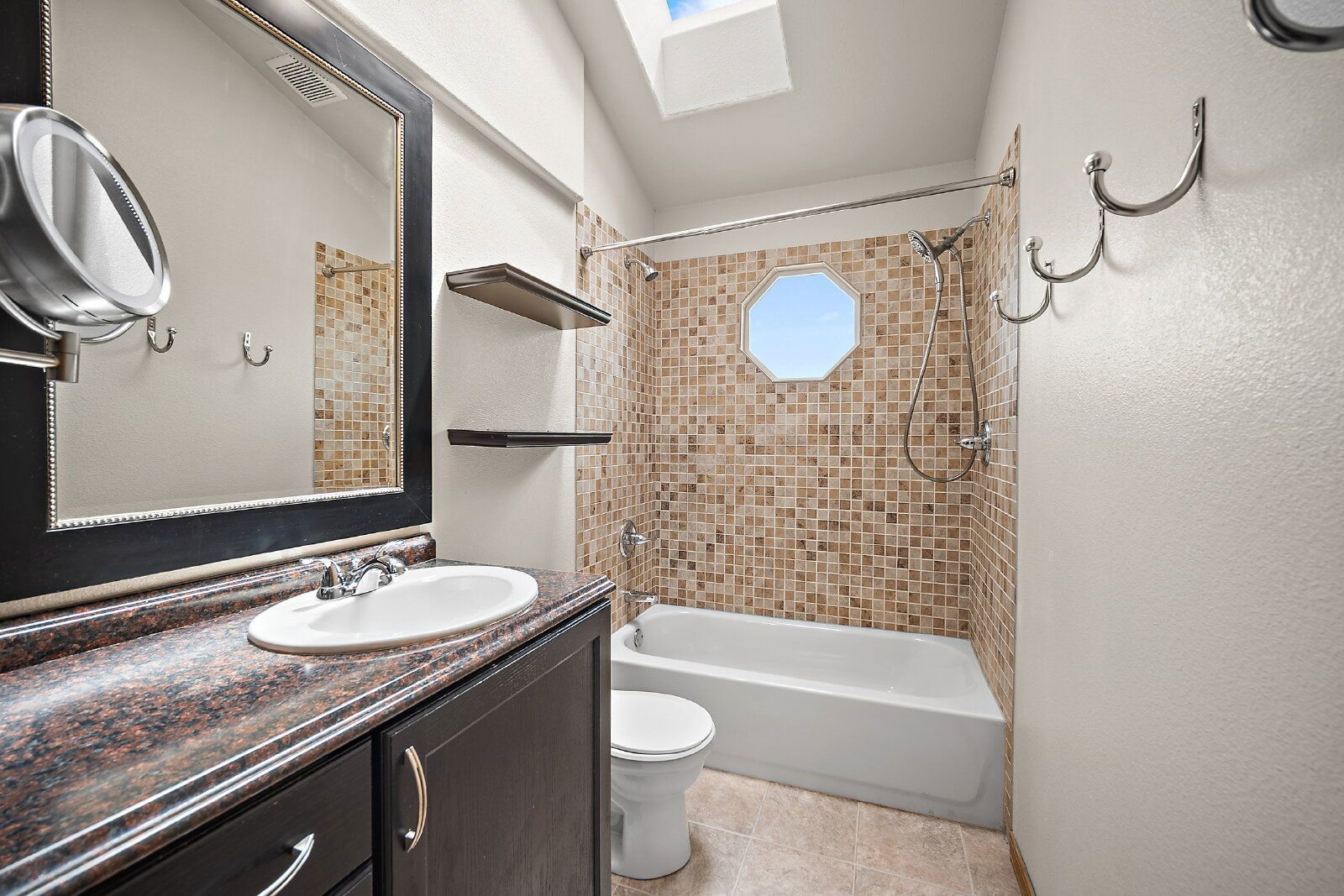 December & January Rent Free property image