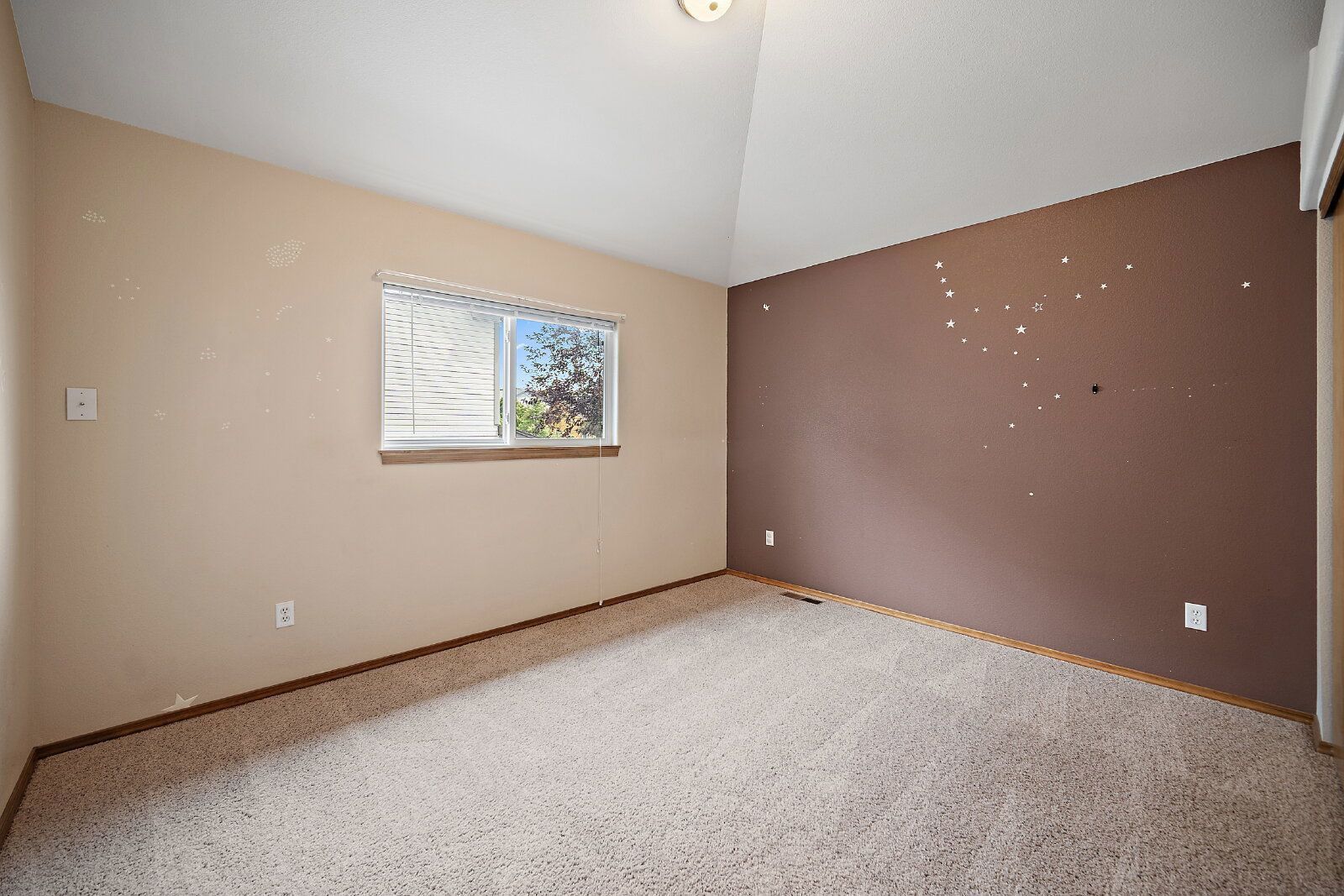 December & January Rent Free property image