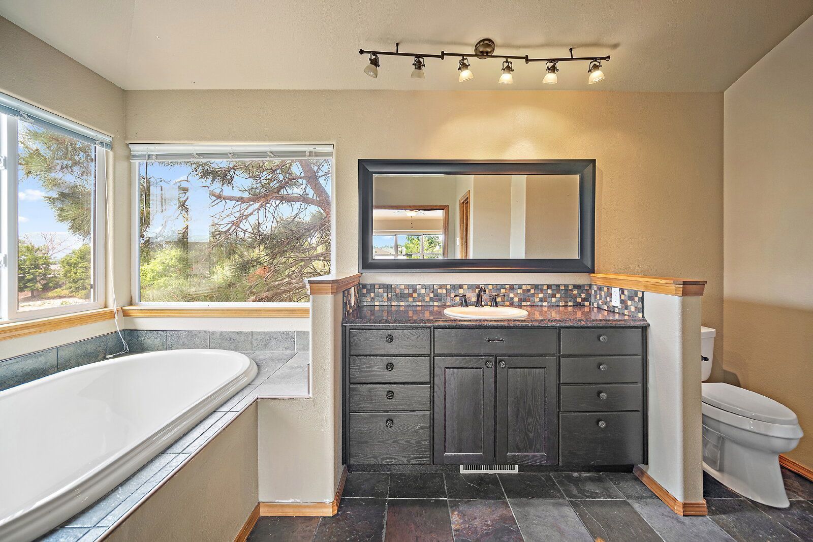 December & January Rent Free property image