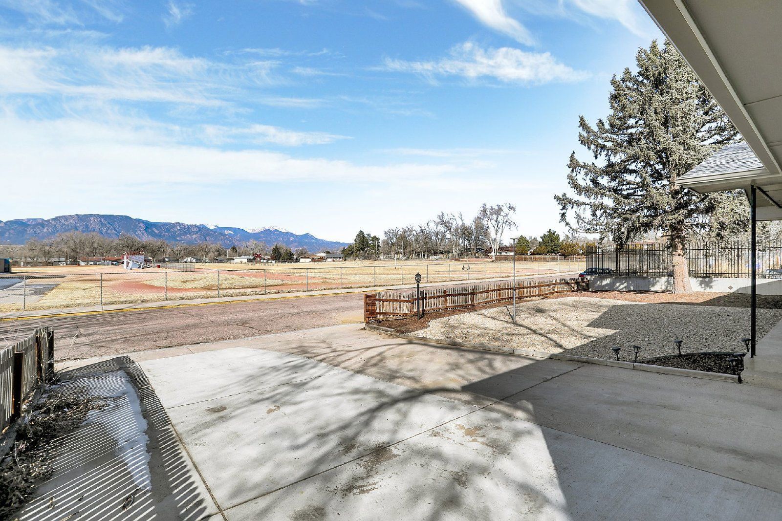 Spacious 5-Bedroom Rancher with Finished Basement property image