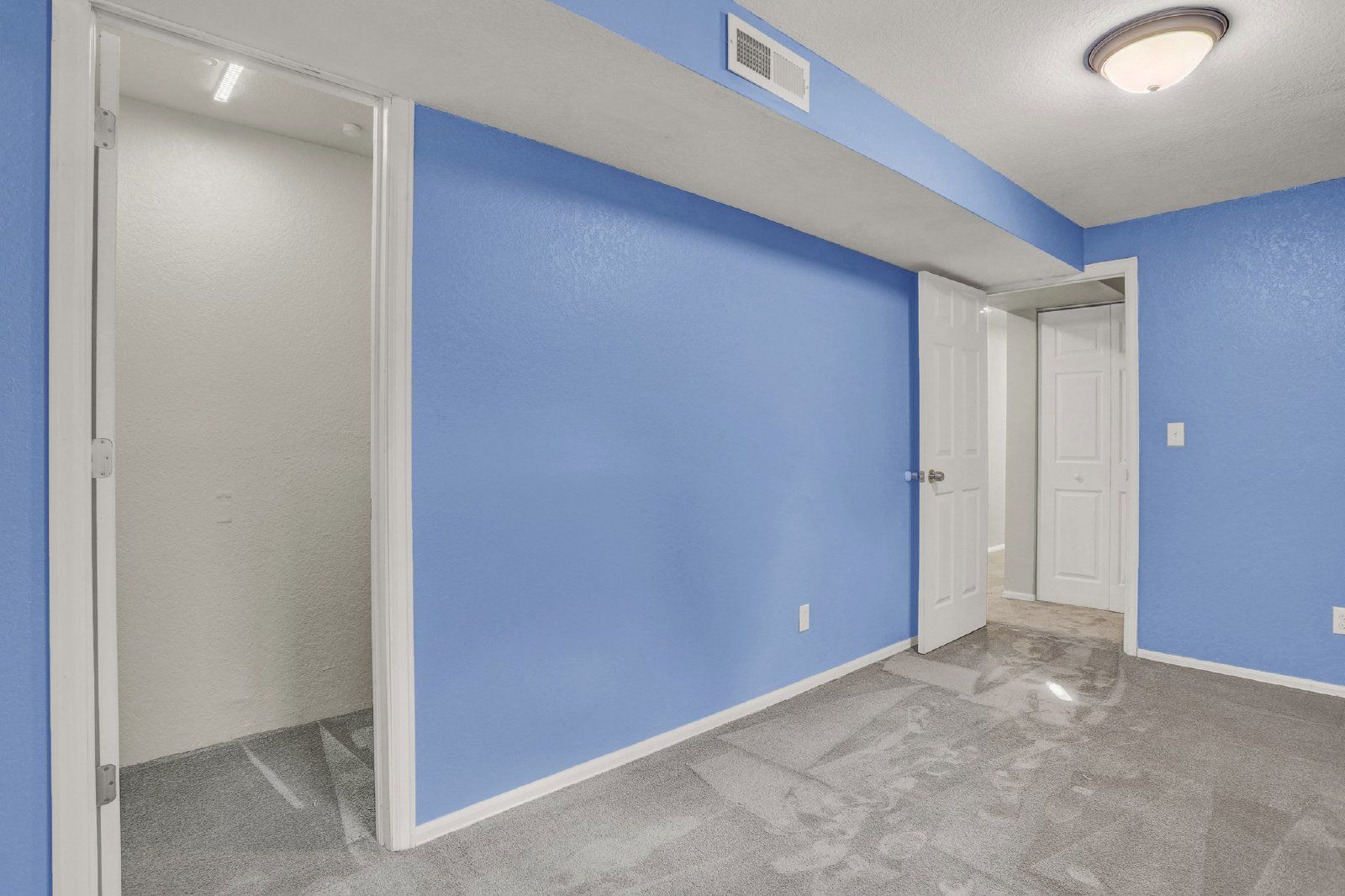 Spacious 5-Bedroom Rancher with Finished Basement property image