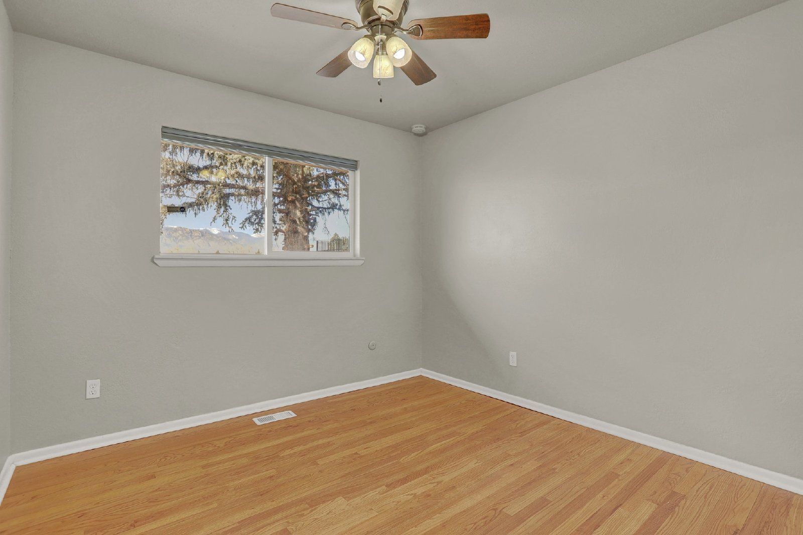 Spacious 5-Bedroom Rancher with Finished Basement property image