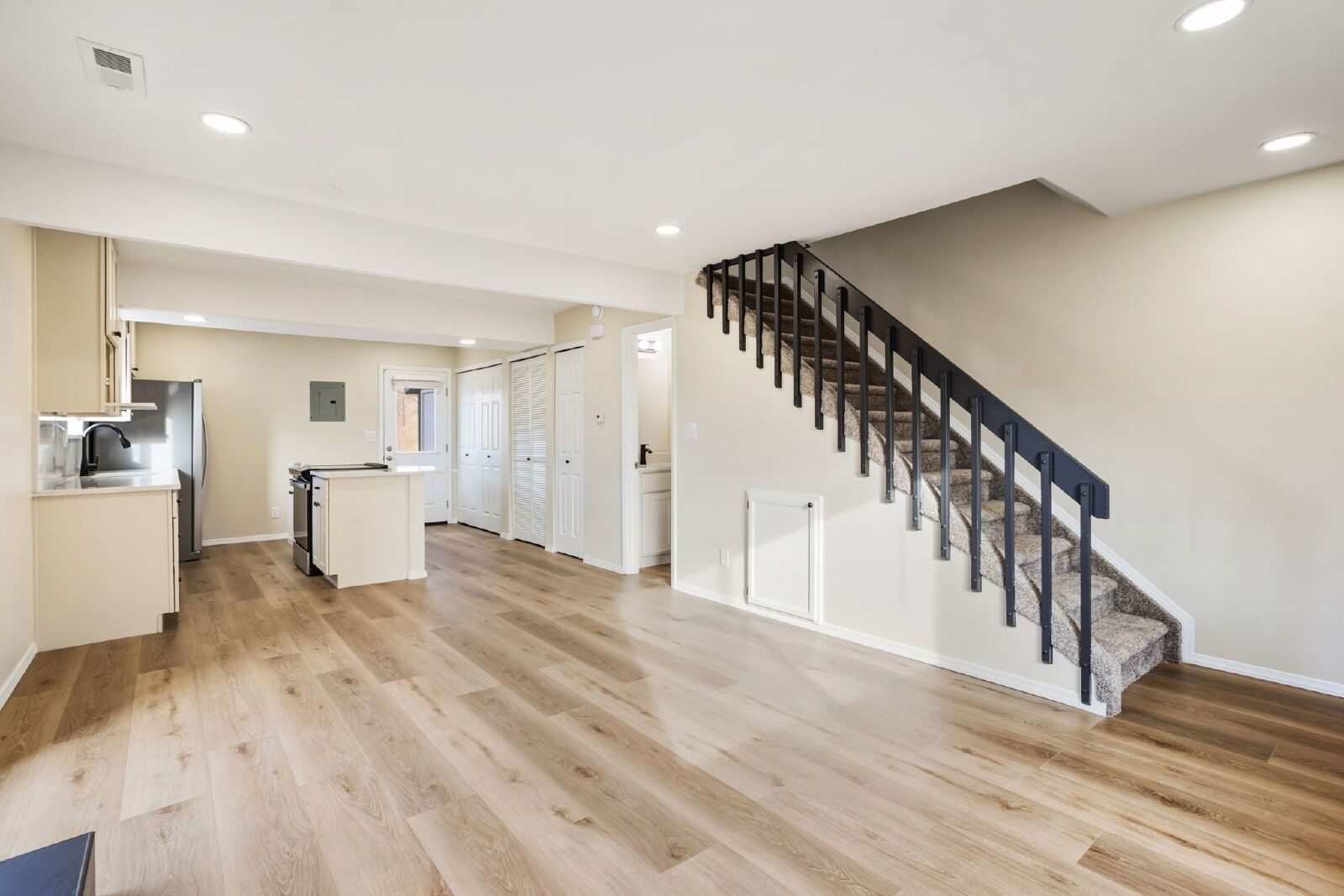 Move In Now – January Free + $500 Off February property image