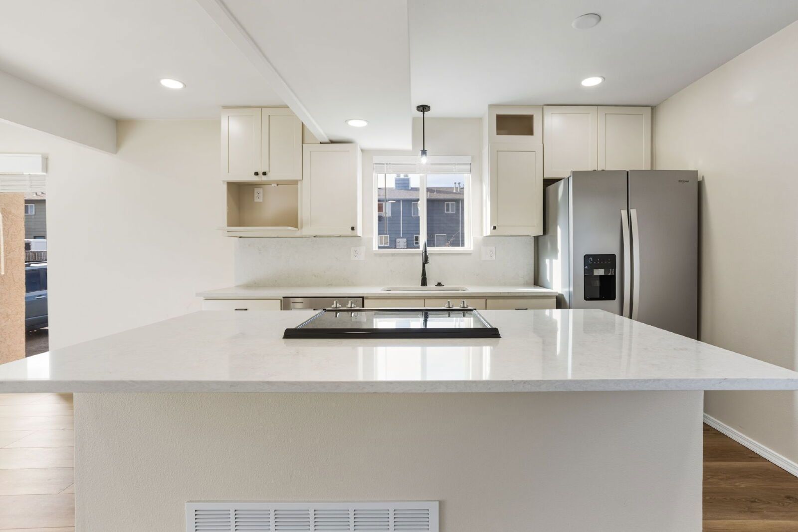 Move In Now – January Free + $500 Off February property image