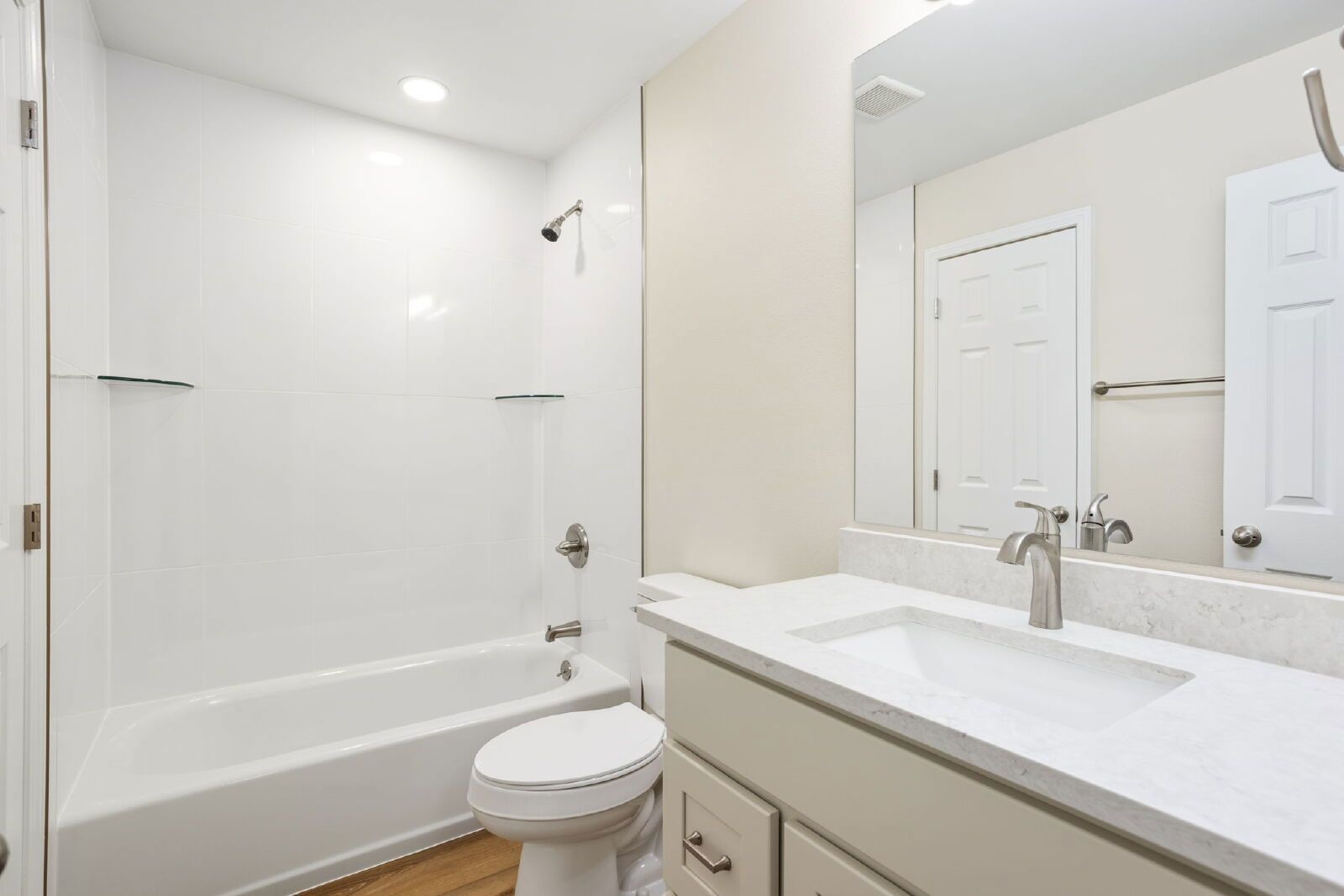 Move In Now – January Free + $500 Off February property image