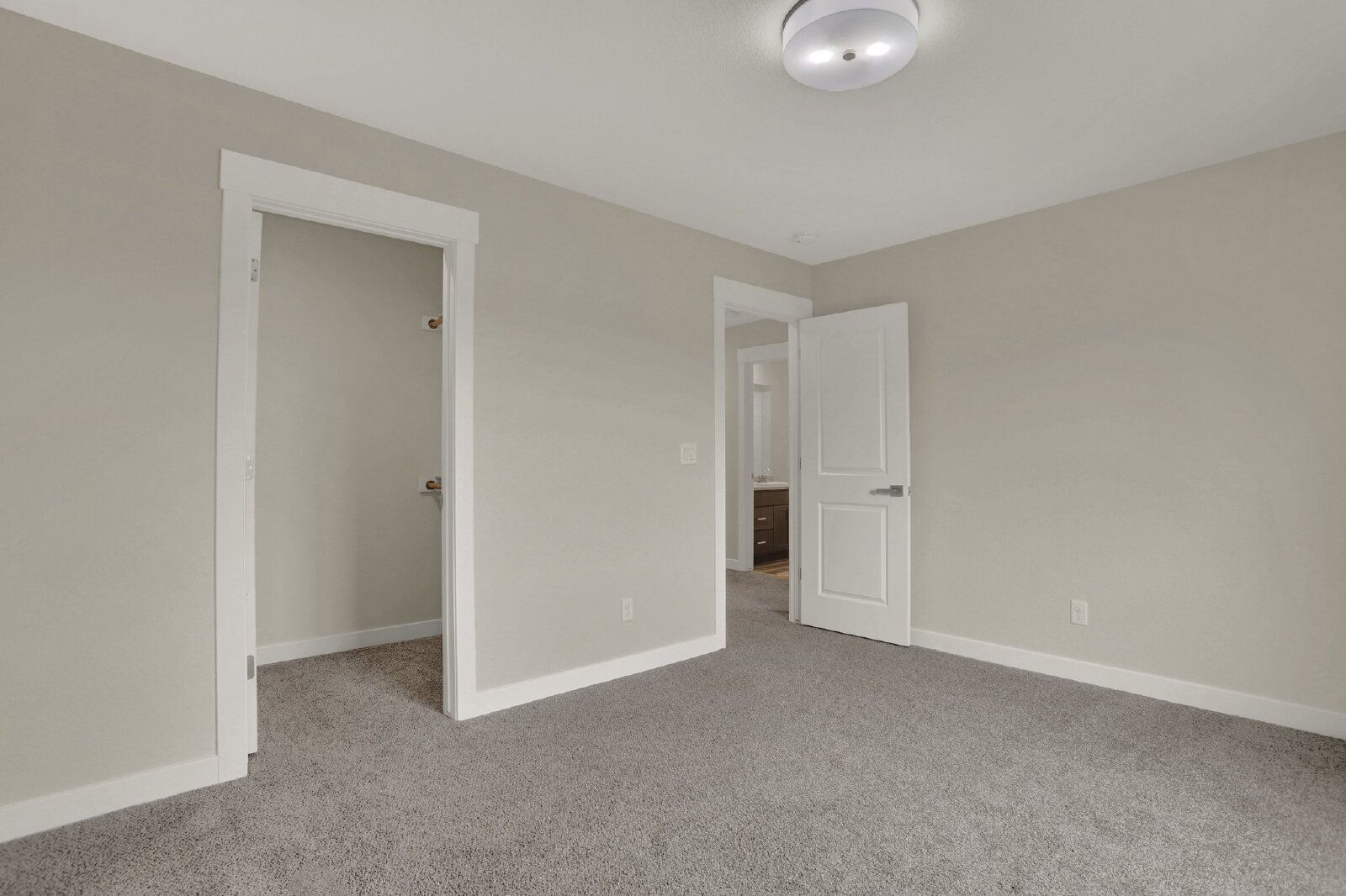 Modern 4-Bedroom Townhome with Finished Basement and Pikes Peak Views property image