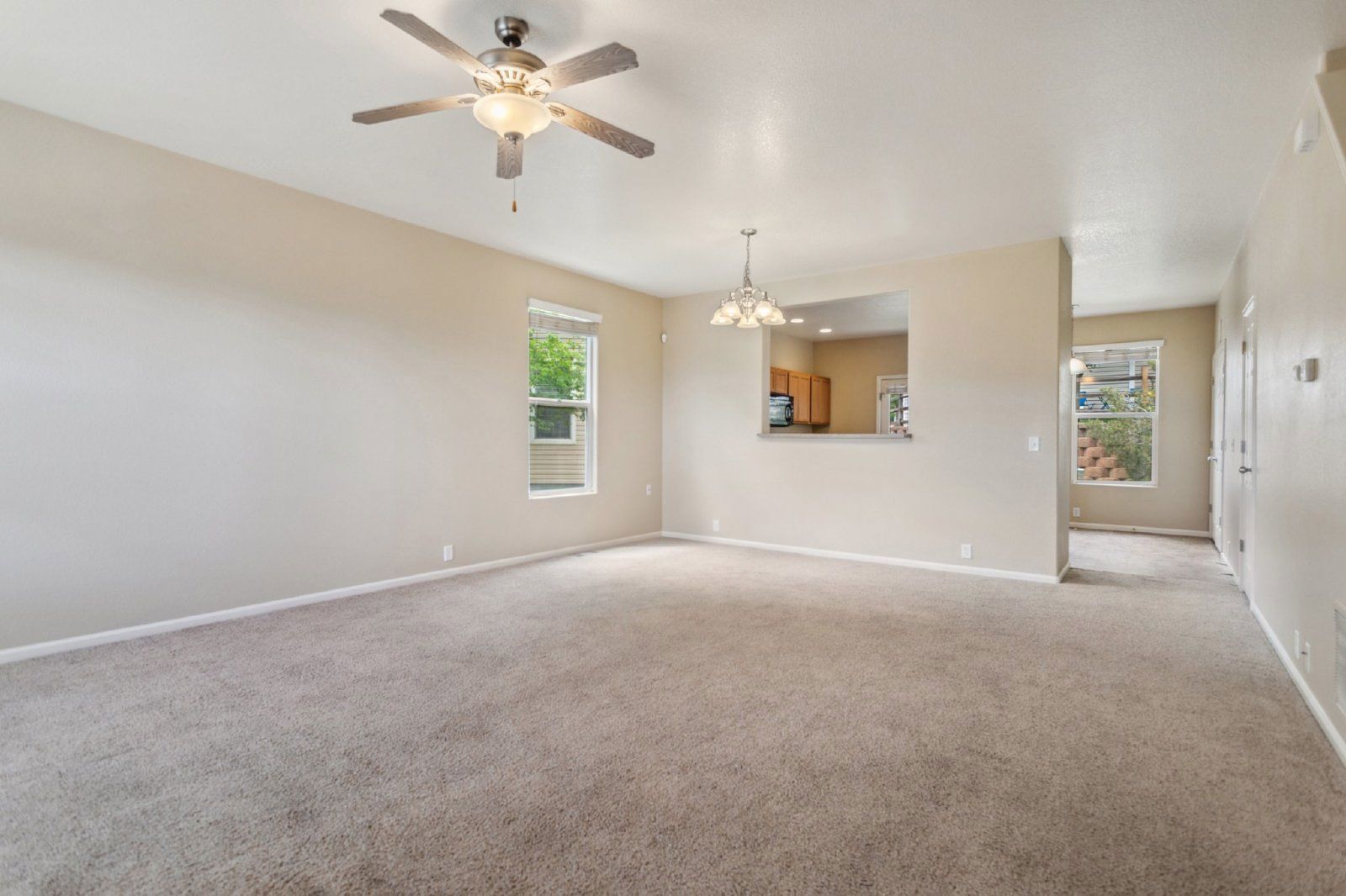 Well-Maintained 3-Bedroom Townhome with Central A/C and Open Layout property image