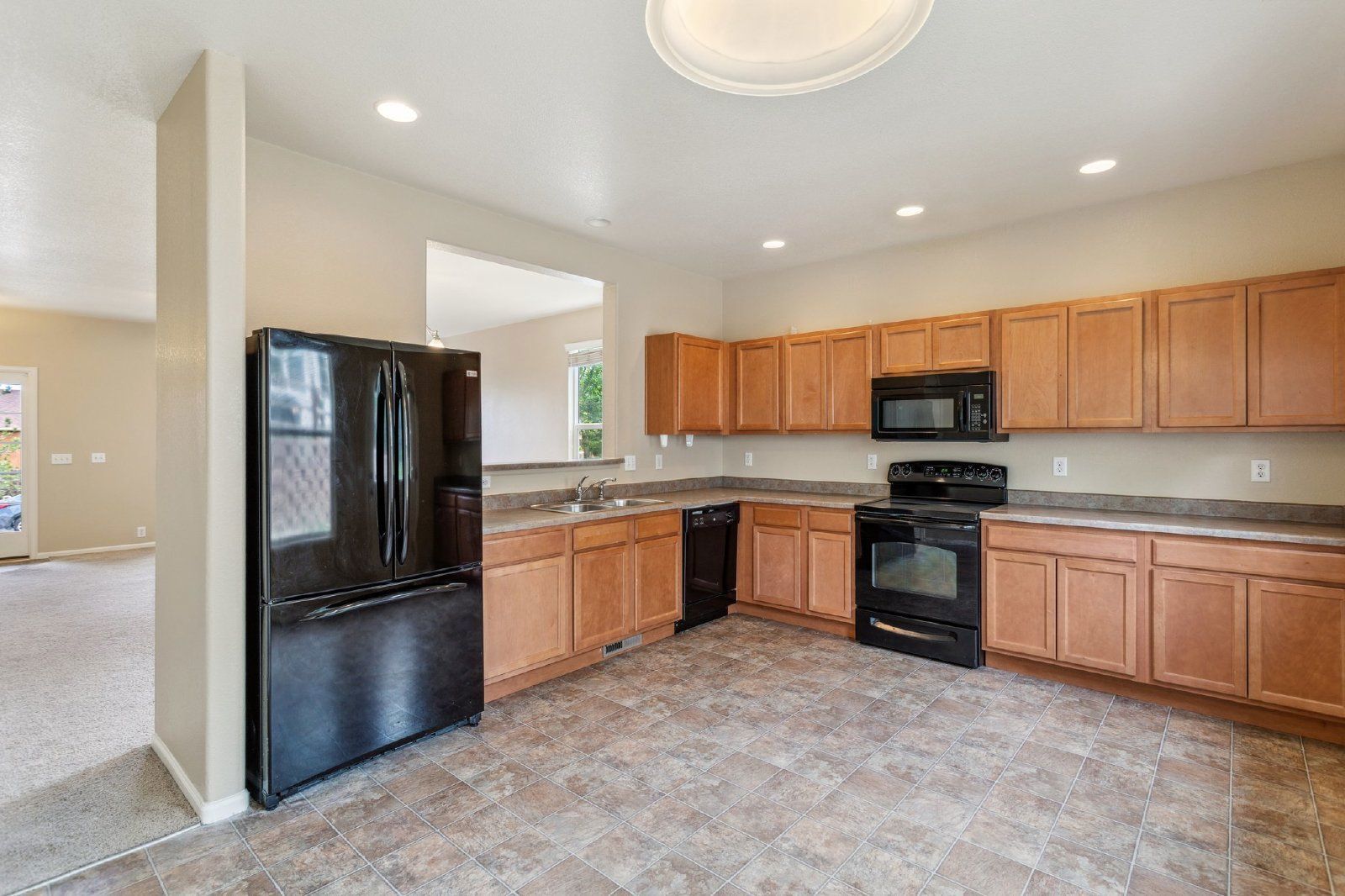 Well-Maintained 3-Bedroom Townhome with Central A/C and Open Layout property image