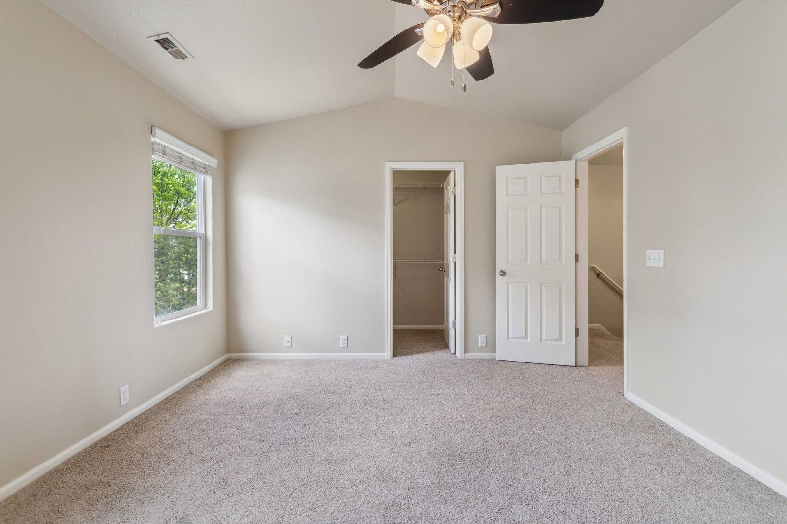 Well-Maintained 3-Bedroom Townhome with Central A/C and Open Layout property image