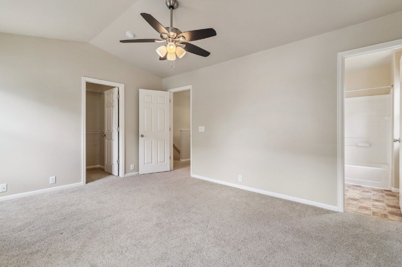 Well-Maintained 3-Bedroom Townhome with Central A/C and Open Layout property image