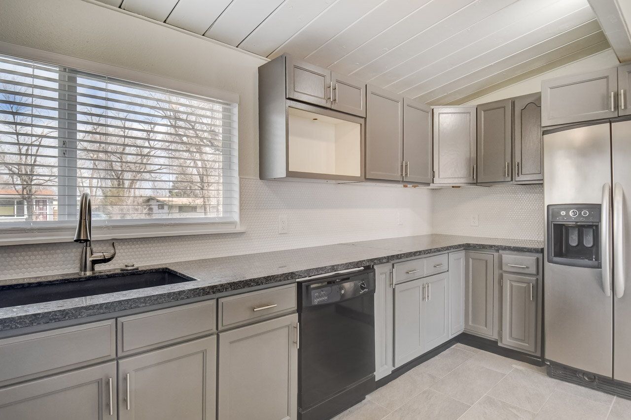 Charming Renovated 2-Bedroom Home Near Downtown Colorado Springs property image