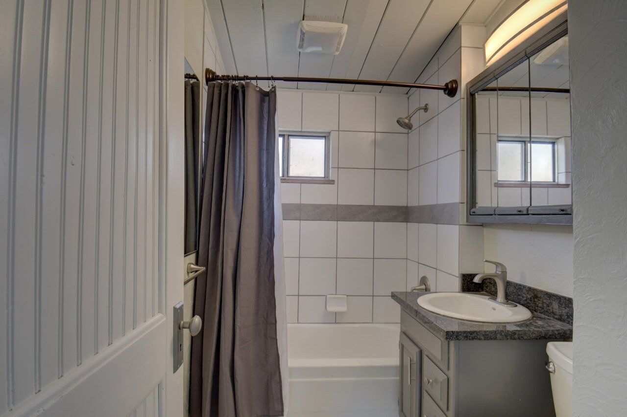 Charming Renovated 2-Bedroom Home Near Downtown Colorado Springs property image