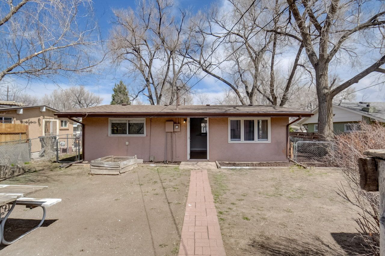Charming Renovated 2-Bedroom Home Near Downtown Colorado Springs property image