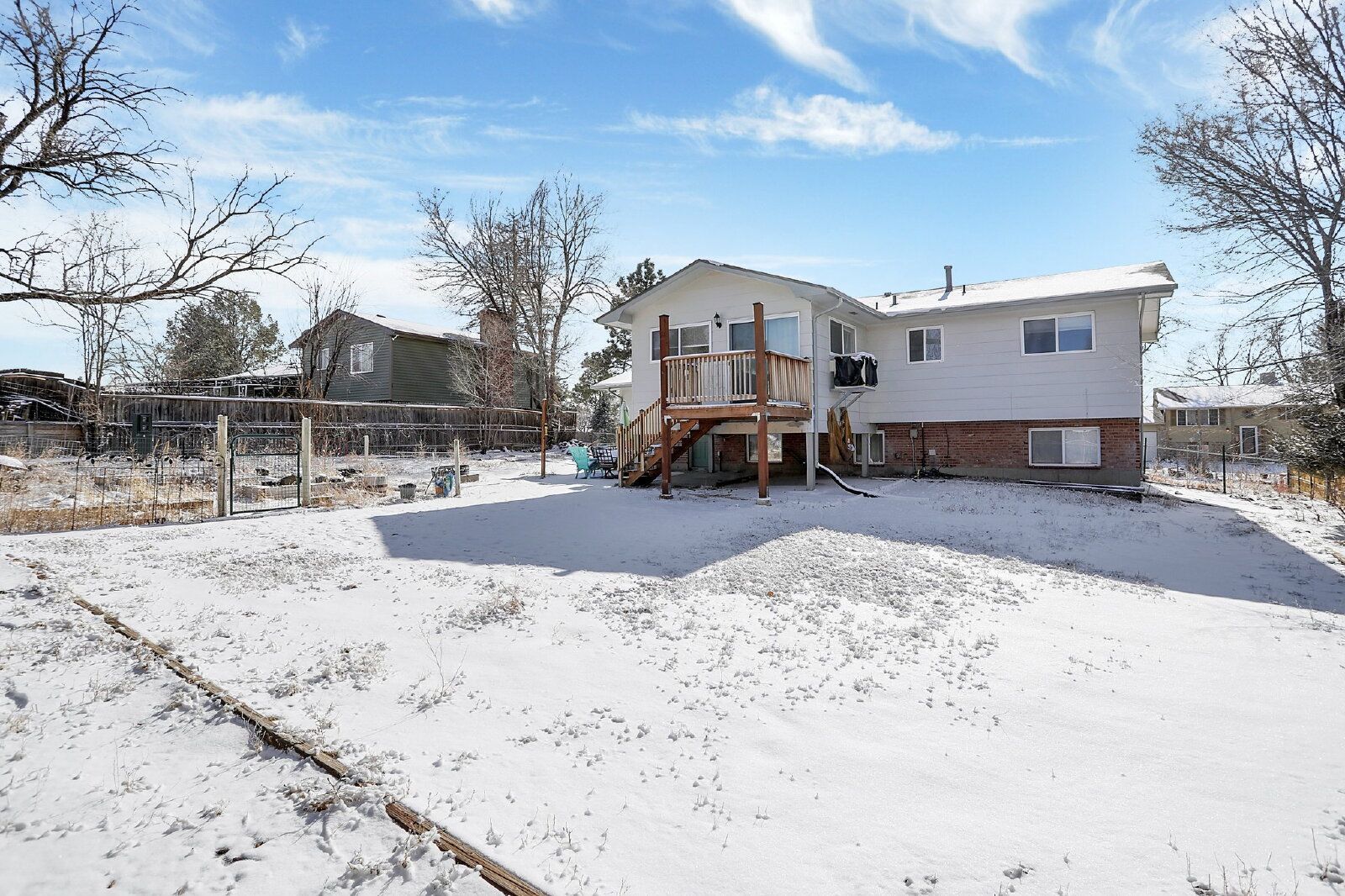 Spacious 4-Bedroom Bi-Level Home with Mountain Views and Convenient Location property image