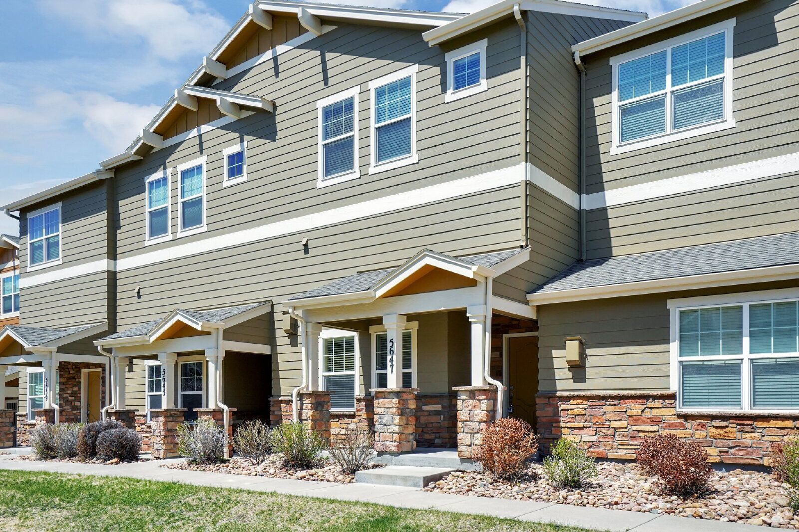 Contemporary Three-Level Townhome with Mountain Views Near Powers Corridor property image
