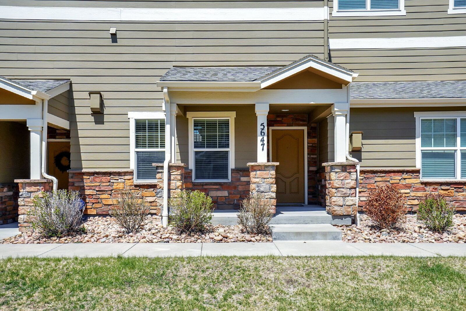 Contemporary Three-Level Townhome with Mountain Views Near Powers Corridor property image