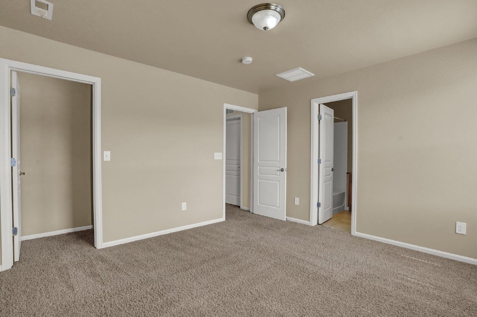 Contemporary Three-Level Townhome with Mountain Views Near Powers Corridor property image