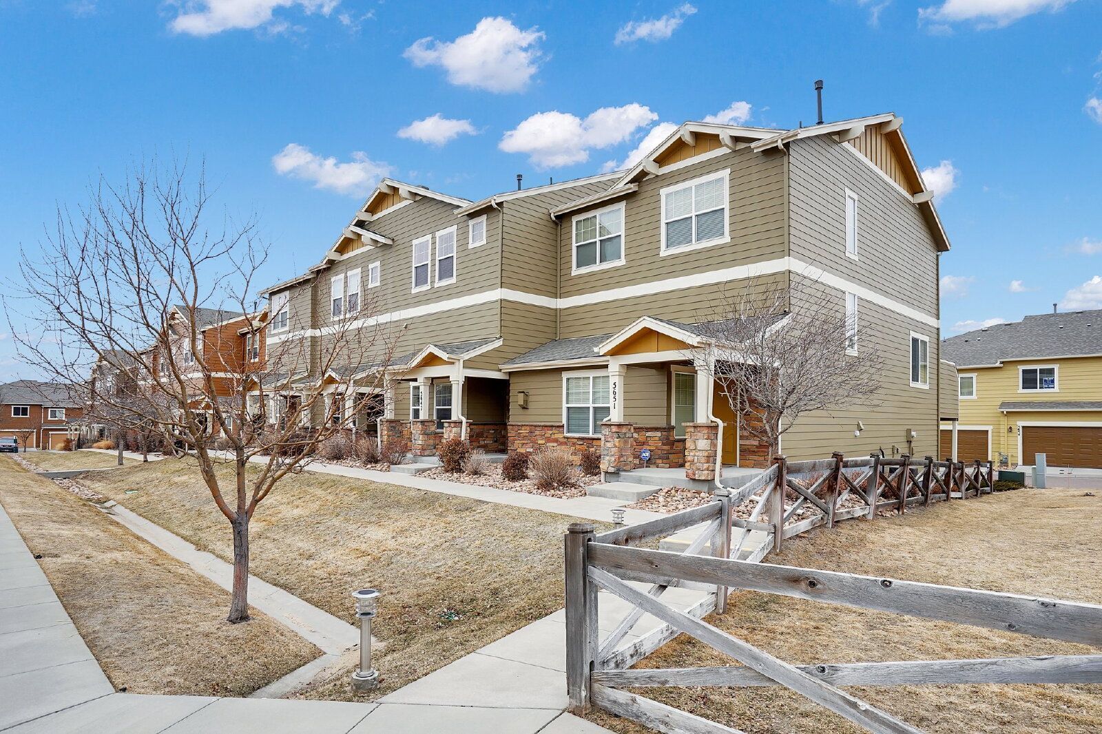 Contemporary Three-Level Townhome with Mountain Views Near Powers Corridor property image