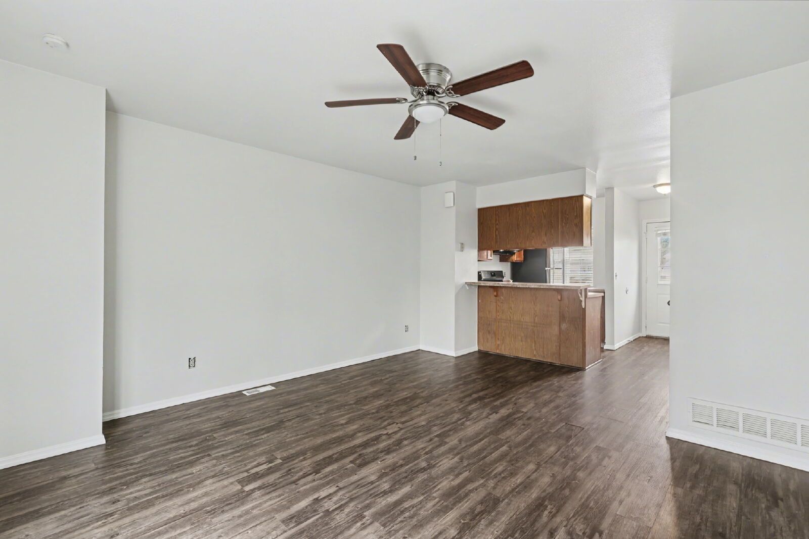 Comfortable 2-Bedroom Townhome with Private Courtyard and Updated Flooring property image