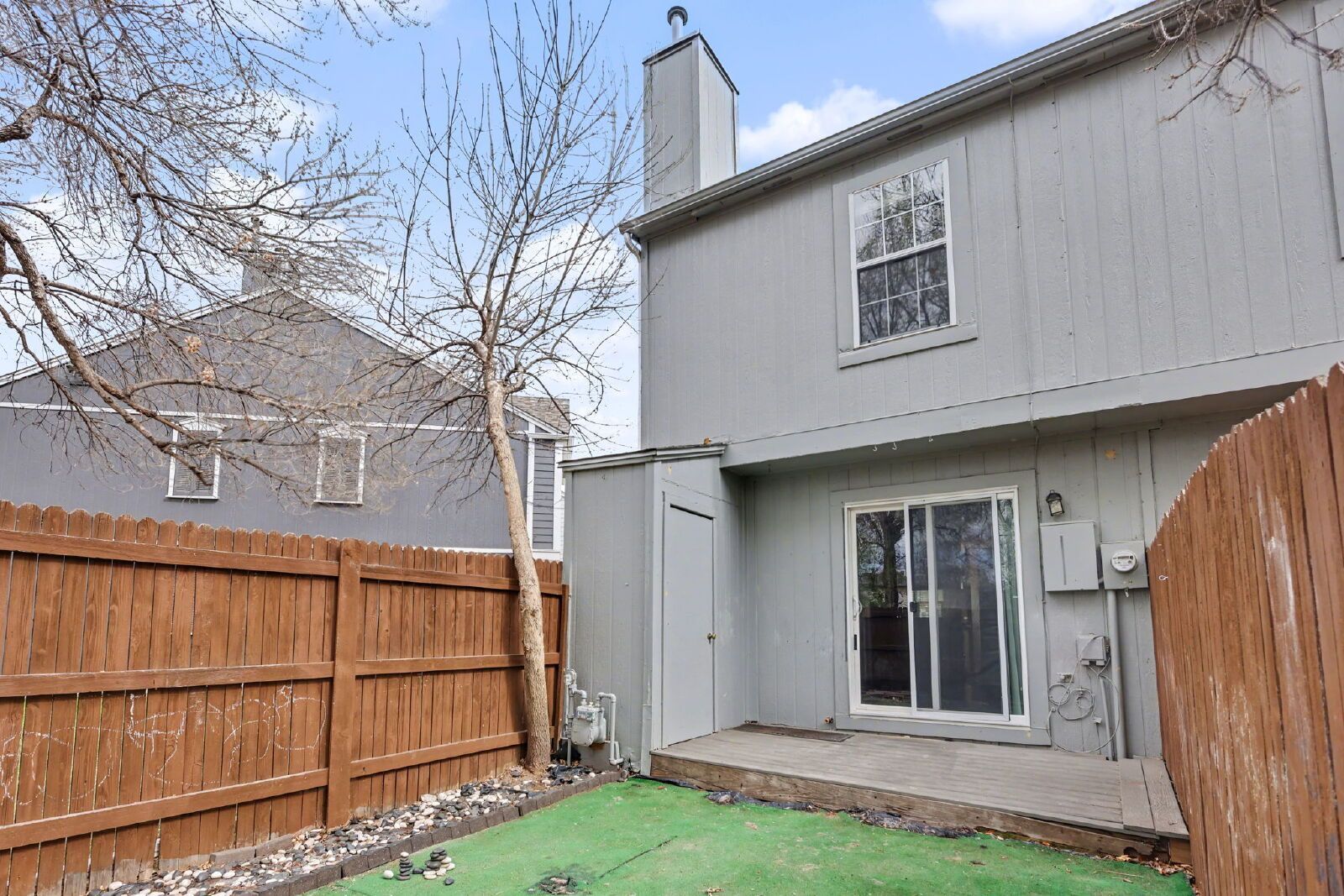 Comfortable 2-Bedroom Townhome with Private Courtyard and Updated Flooring property image