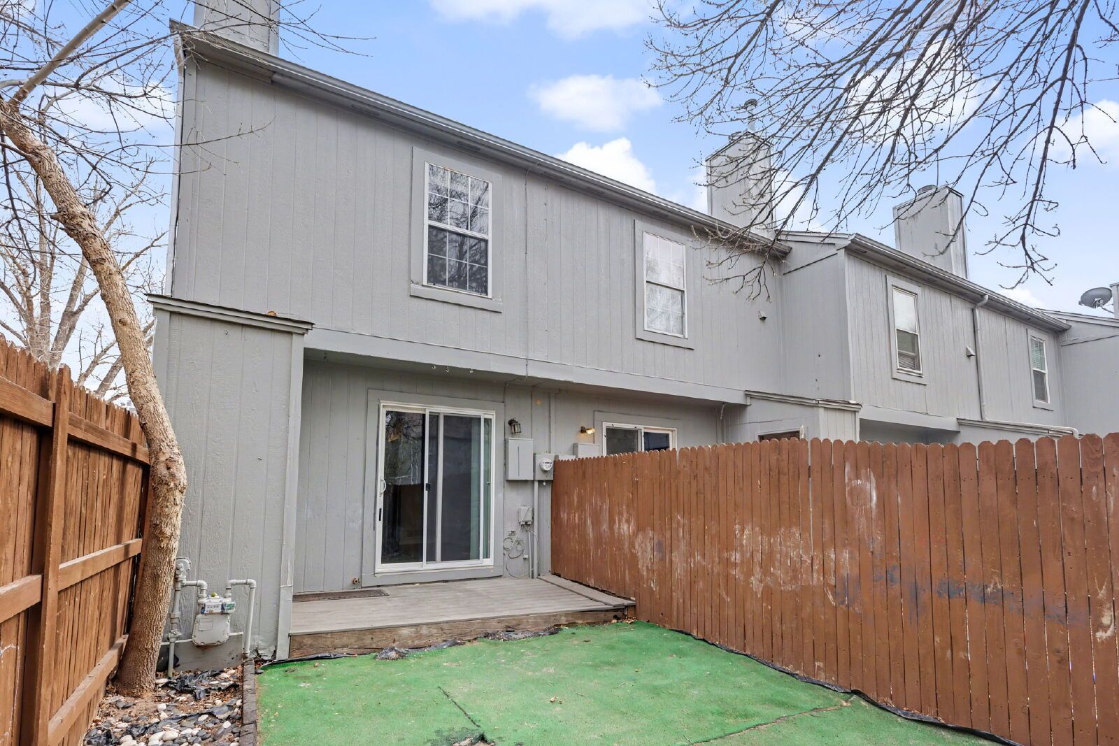 Comfortable 2-Bedroom Townhome with Private Courtyard and Updated Flooring property image