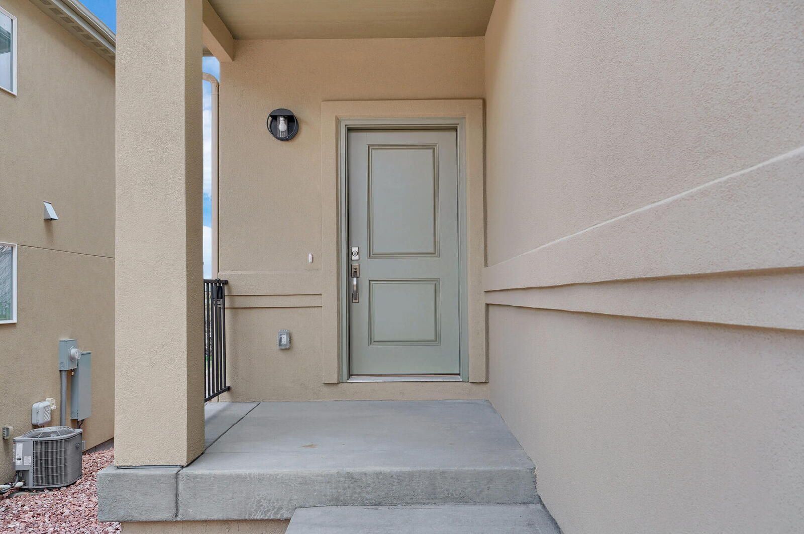 Spacious 3-Bedroom Home with Mountain Views and Open Layout in Central Colorado Springs property image