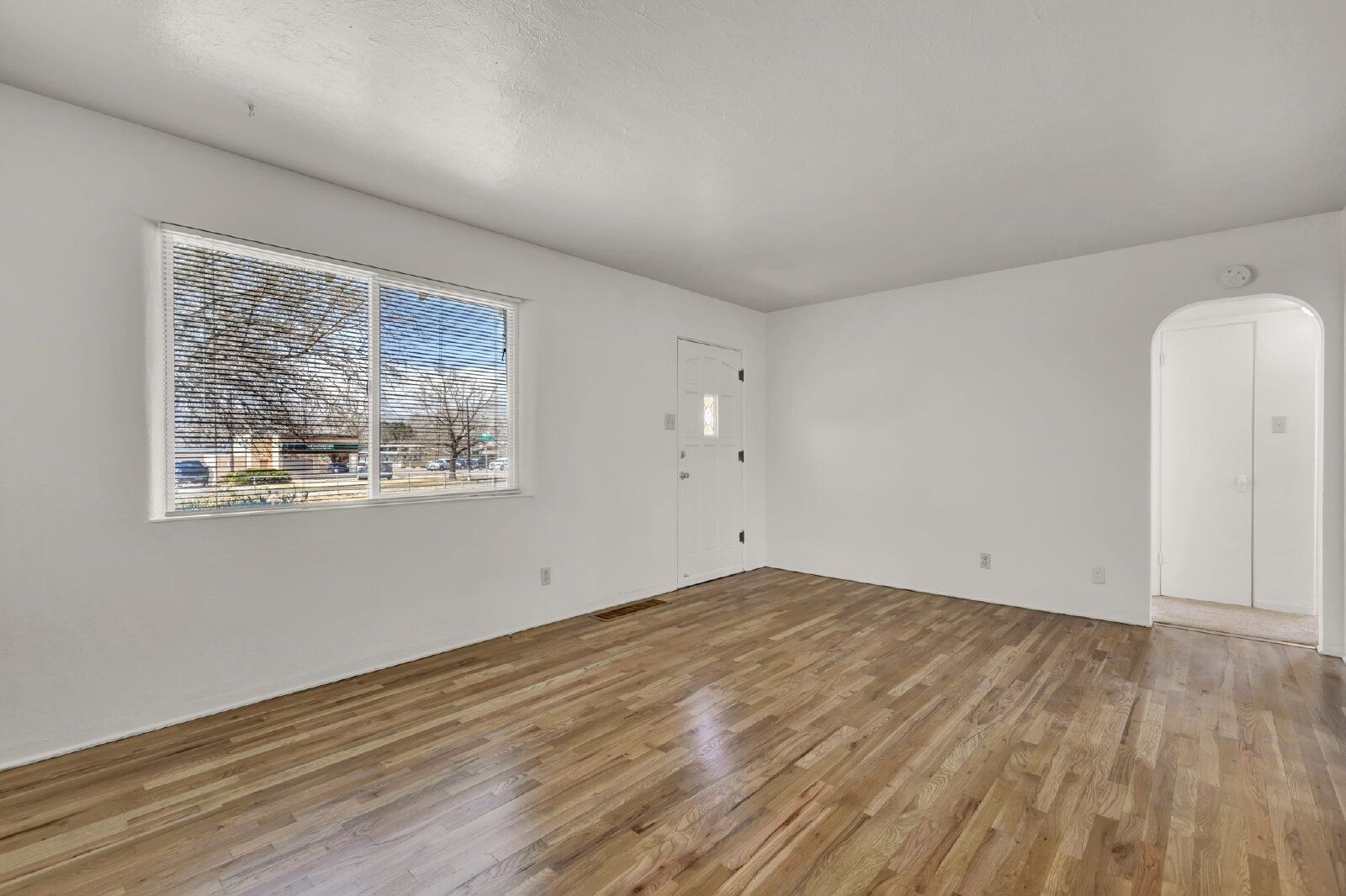 Updated 2-Bedroom Apartment Near Downtown with In-Unit Laundry property image