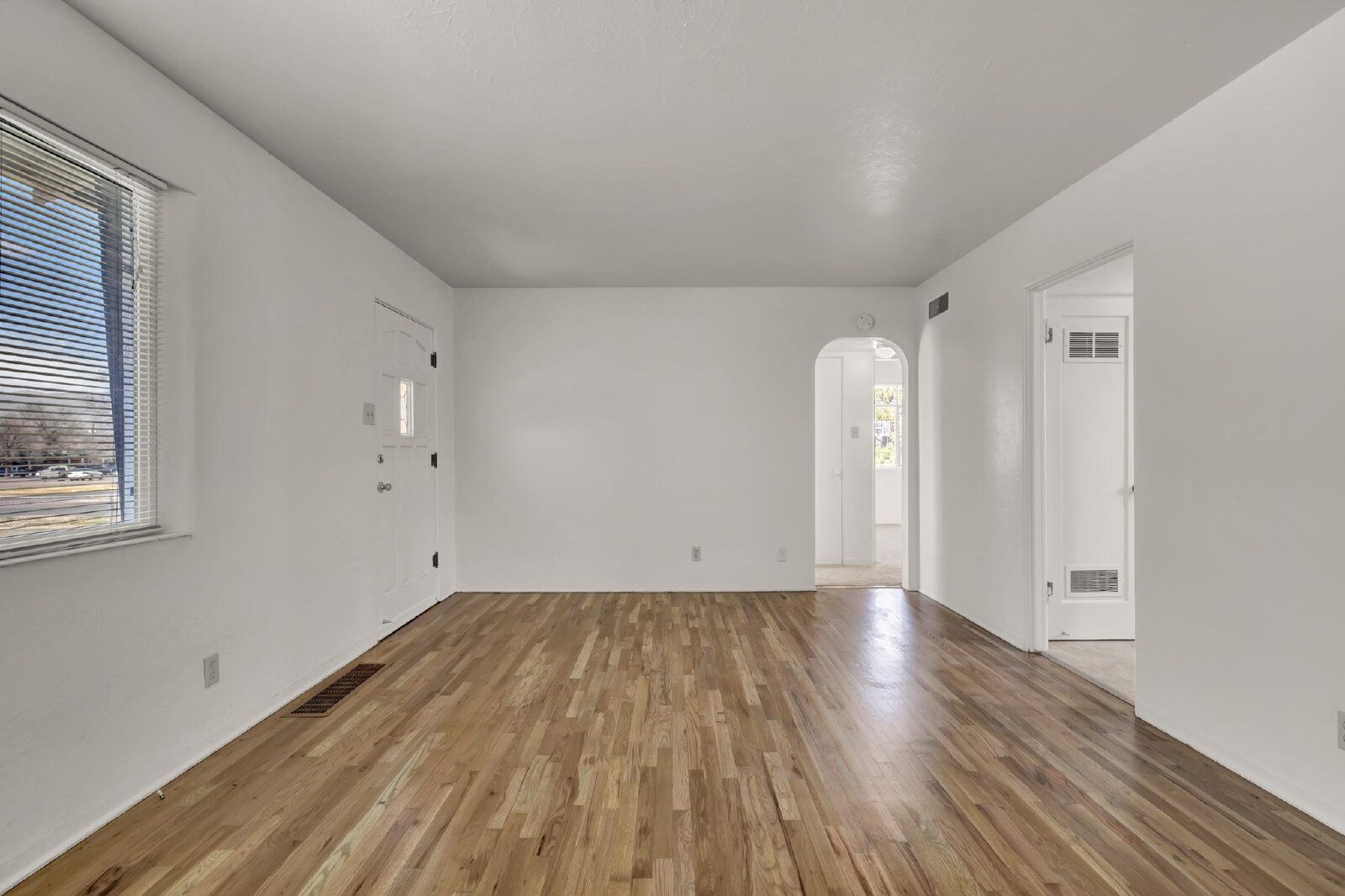 Updated 2-Bedroom Apartment Near Downtown with In-Unit Laundry property image