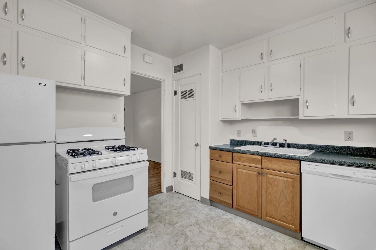 Updated 2-Bedroom Apartment Near Downtown with In-Unit Laundry property image