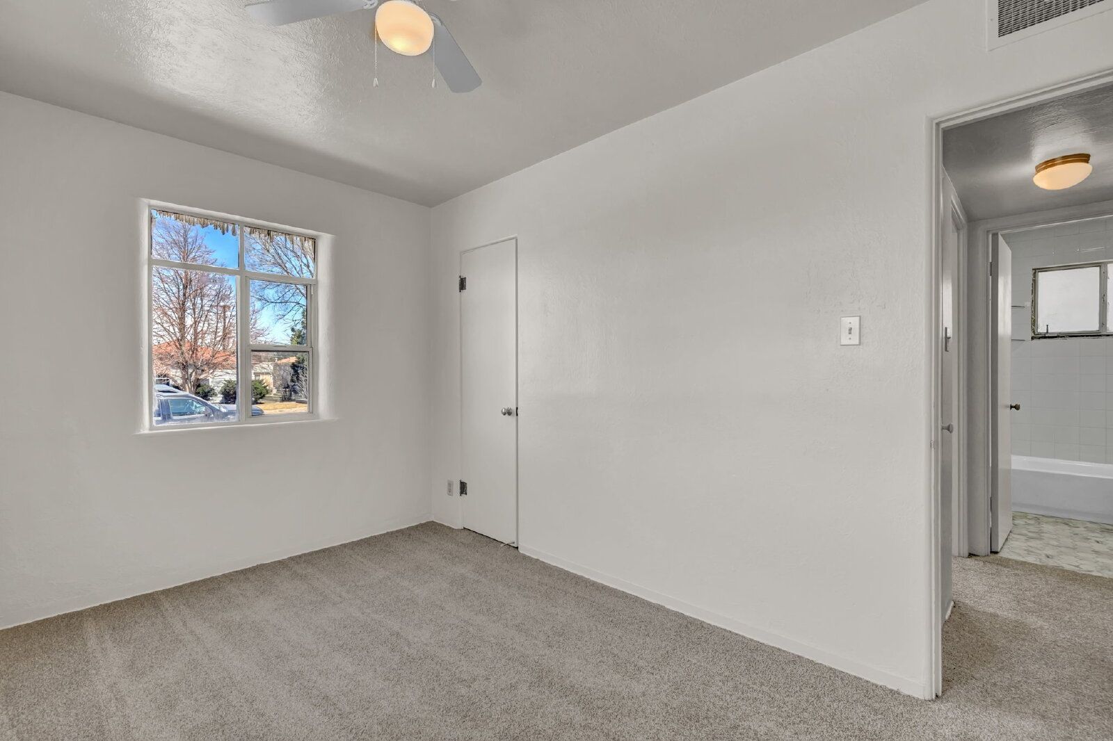 Updated 2-Bedroom Apartment Near Downtown with In-Unit Laundry property image
