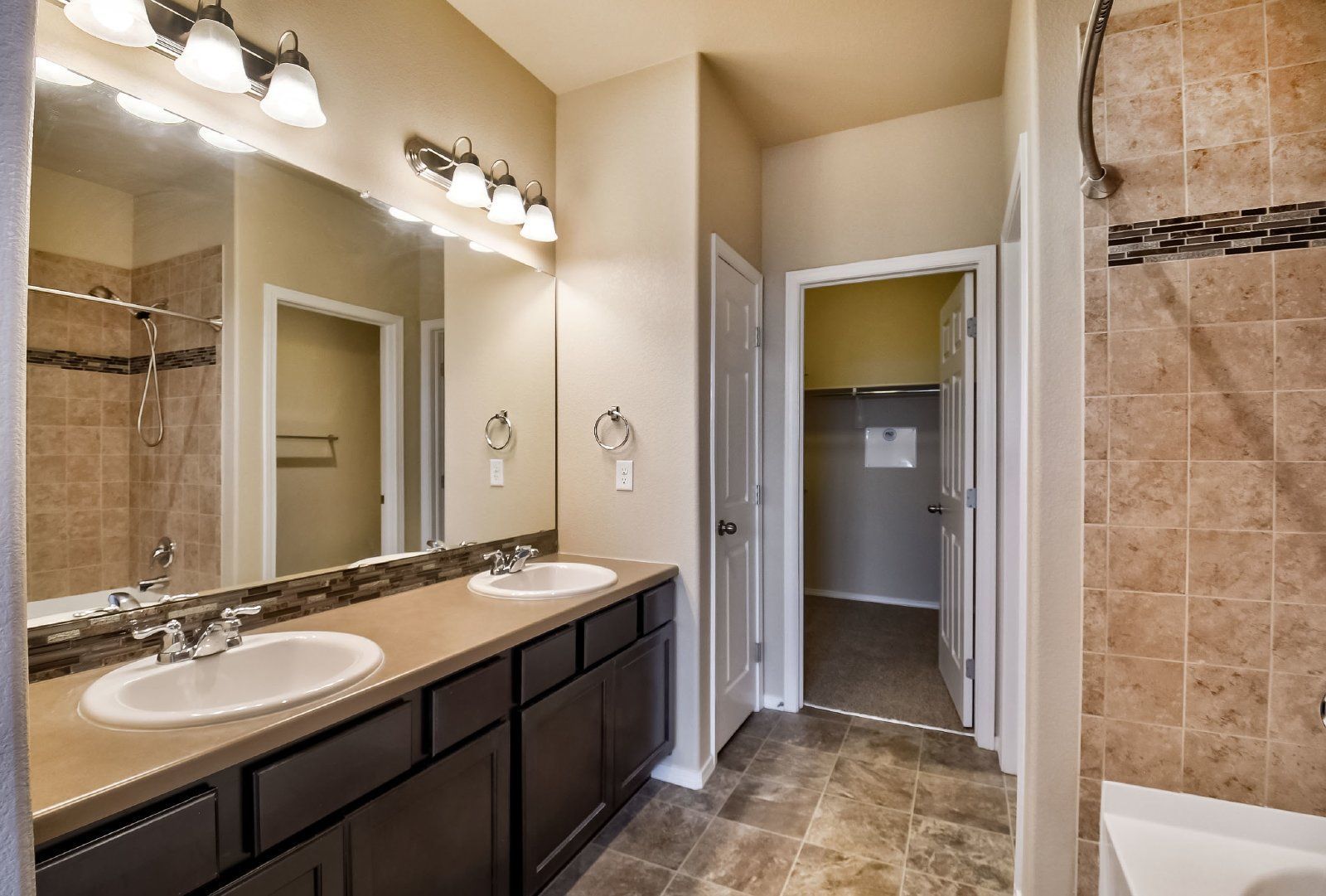 Immaculate 3-Bedroom Townhome with Stainless Steel Appliances and Attached Garage Near Peterson SFB property image