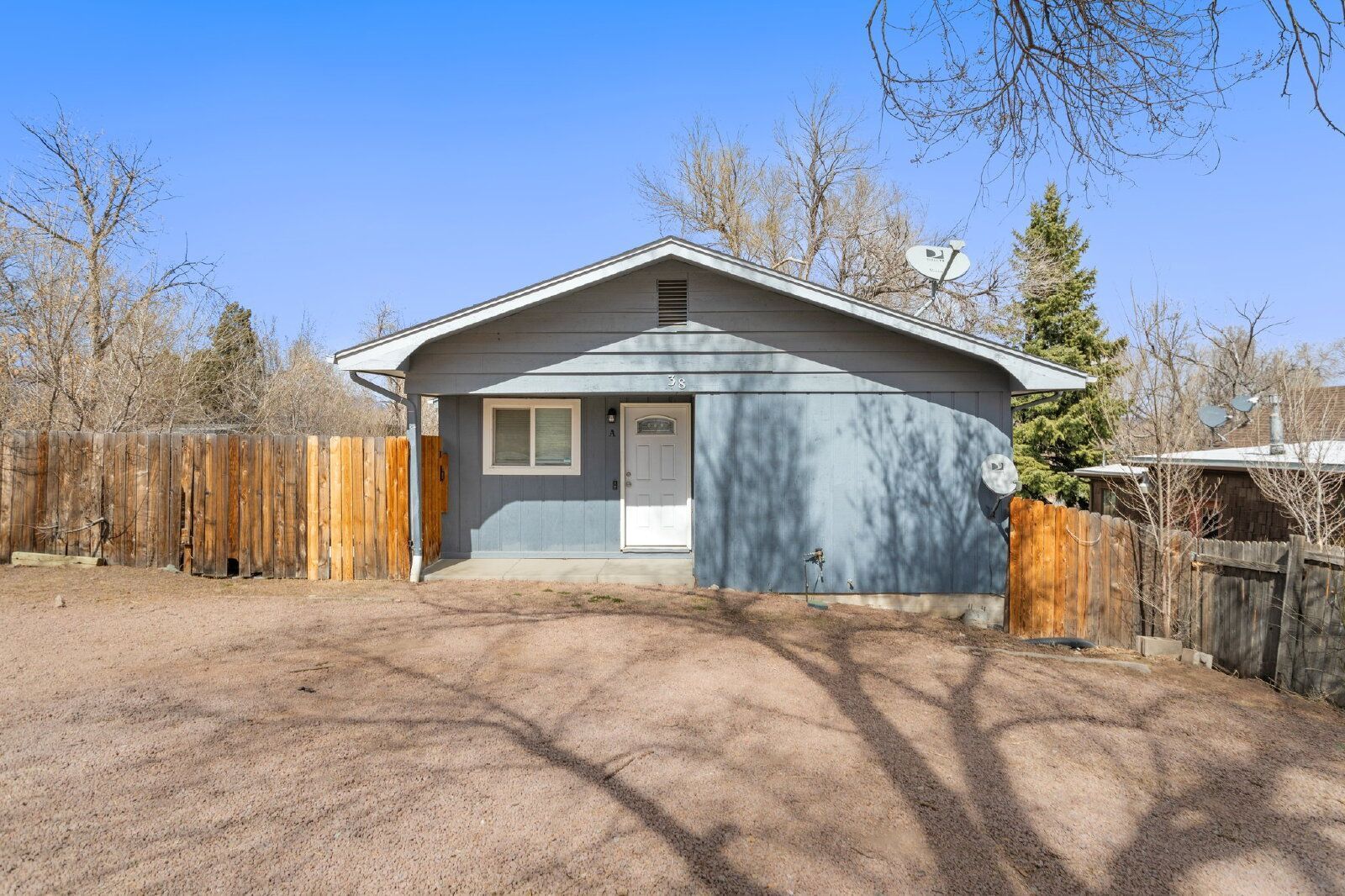 Spacious 3-Bedroom Duplex in the Ivywild Neighborhood – Steps from Ivywild School and Local Hotspots property image