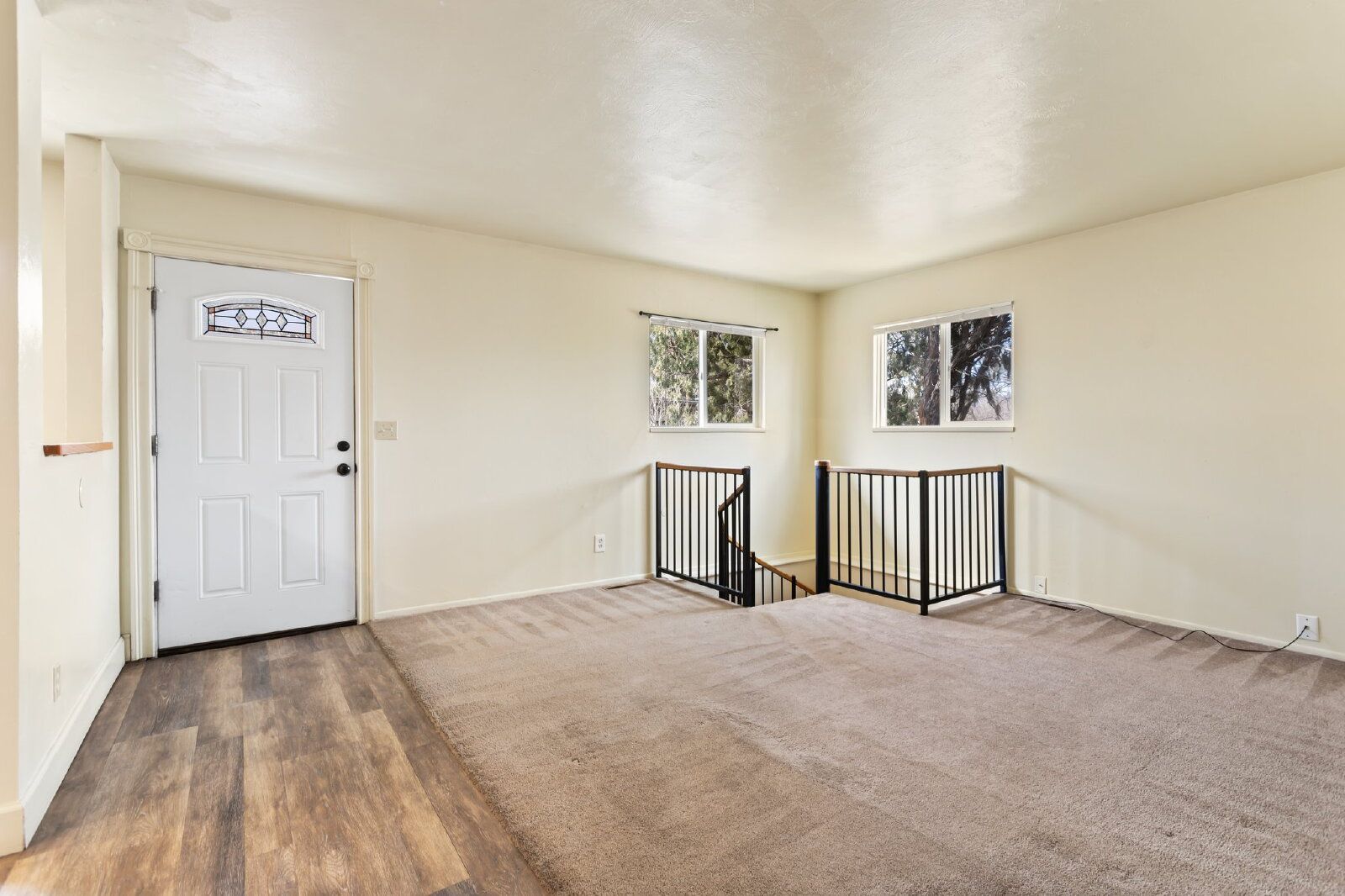 Spacious 3-Bedroom Duplex in the Ivywild Neighborhood – Steps from Ivywild School and Local Hotspots property image
