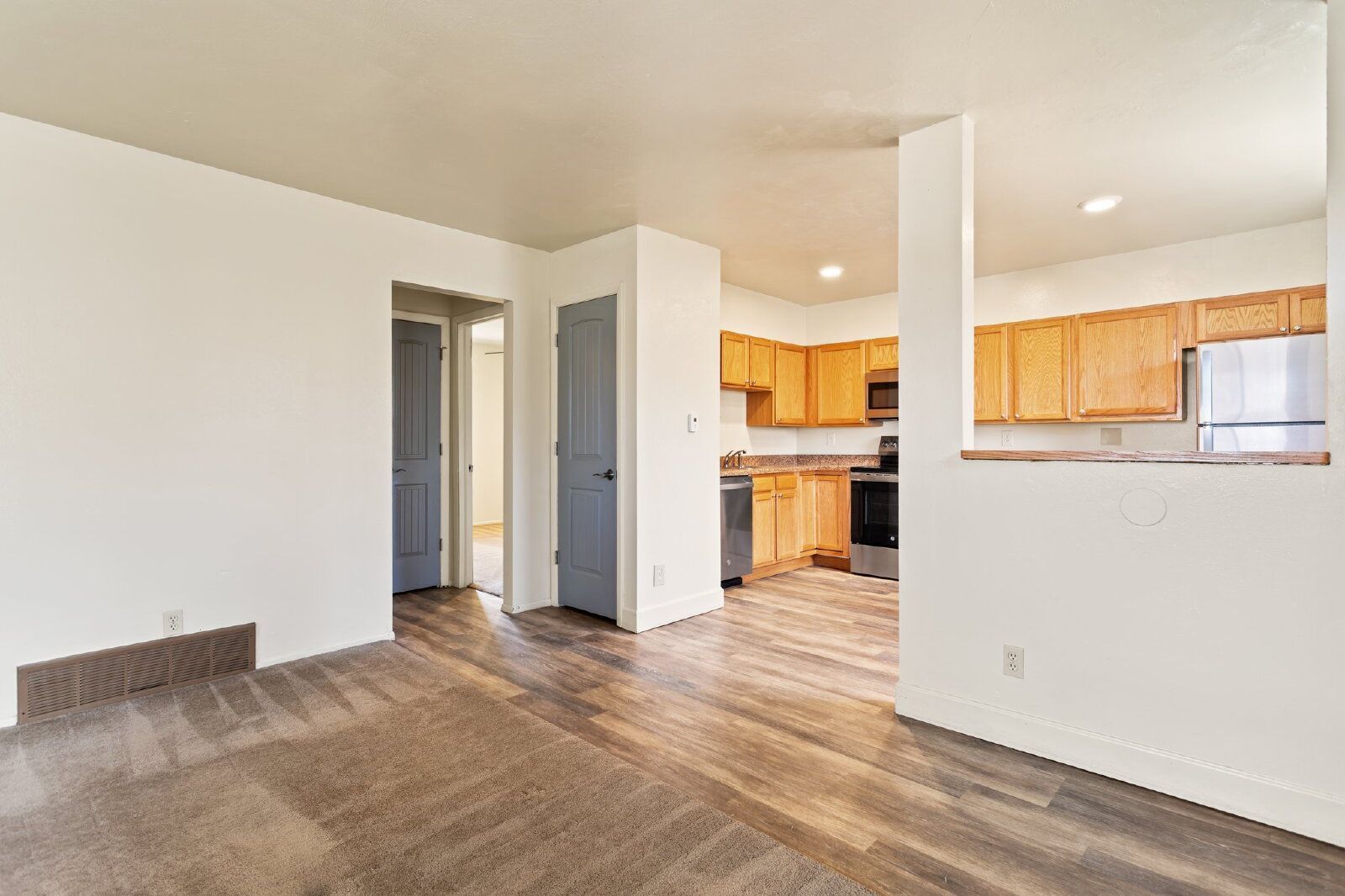 Spacious 3-Bedroom Duplex in the Ivywild Neighborhood – Steps from Ivywild School and Local Hotspots property image