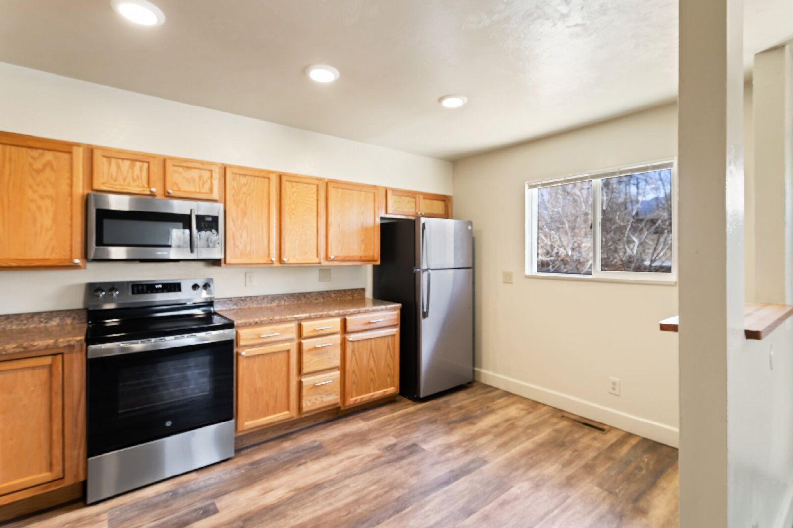Spacious 3-Bedroom Duplex in the Ivywild Neighborhood – Steps from Ivywild School and Local Hotspots property image