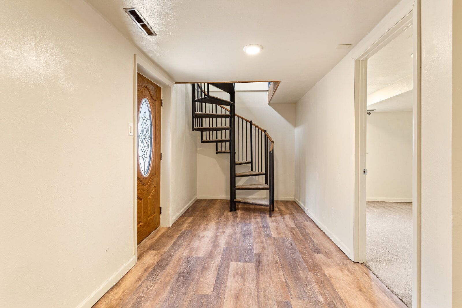 Spacious 3-Bedroom Duplex in the Ivywild Neighborhood – Steps from Ivywild School and Local Hotspots property image
