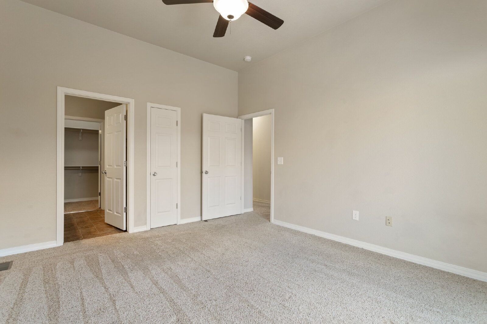 Westside 2-Bed Condo with Mountain Views and Garage – Water, Sewer & Trash Included property image