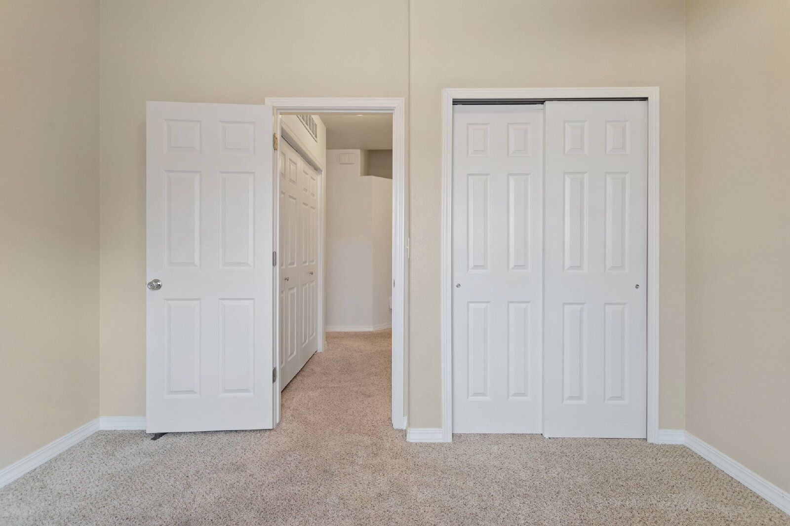 Westside 2-Bed Condo with Mountain Views and Garage – Water, Sewer & Trash Included property image