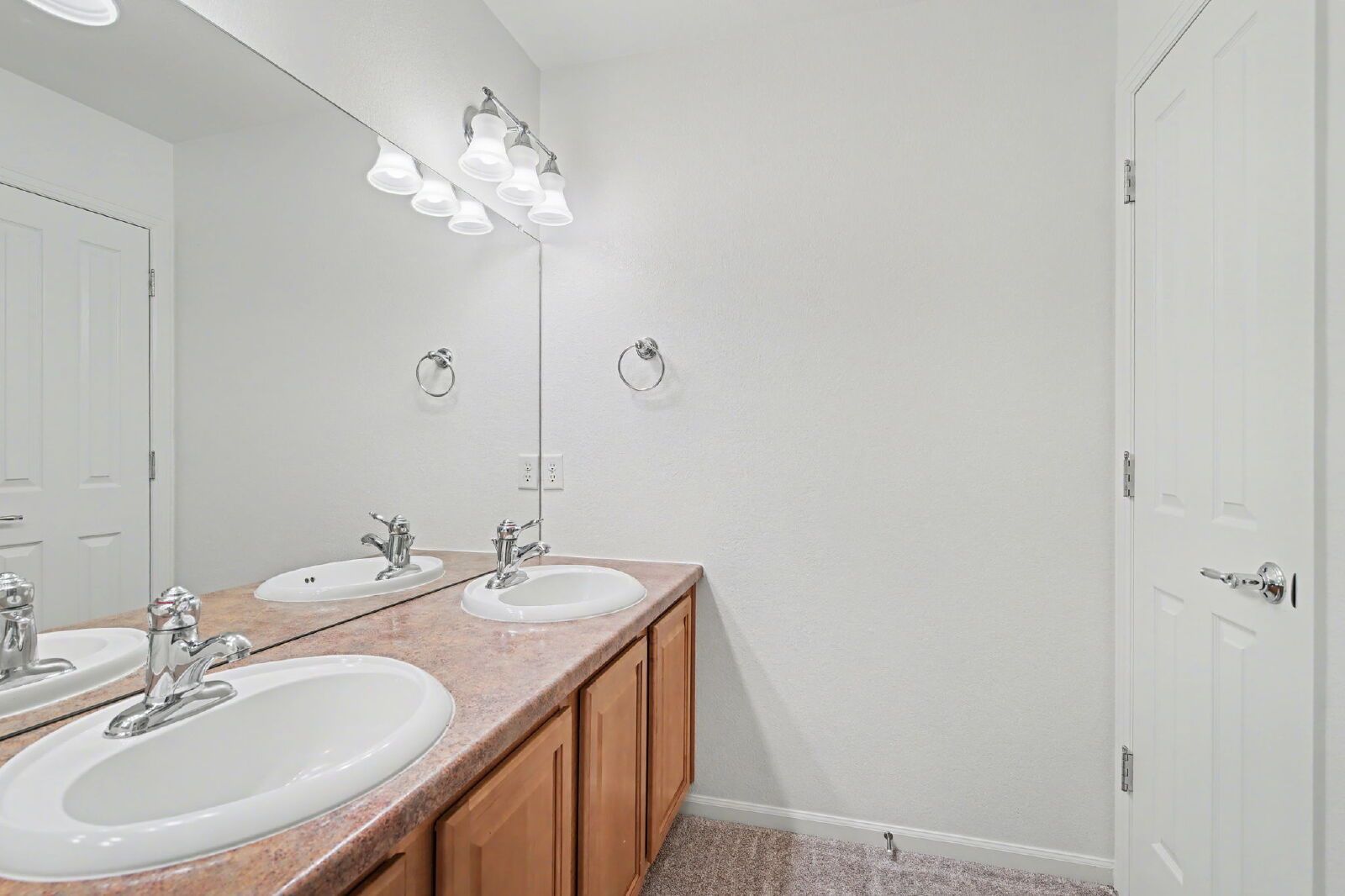 Beautifully Updated 3-Bedroom End-Unit Townhome Facing Open Space with Attached 2-Car Garage in Gated Sand Creek Villas property image