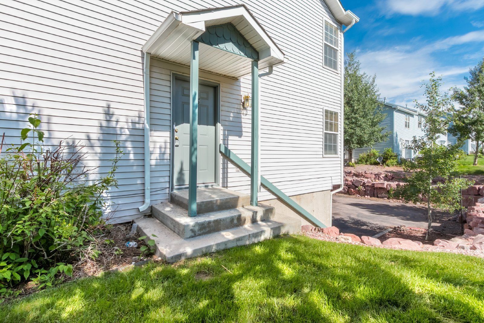 Spacious 3-Bedroom Townhome with Main-Level Primary Suite and Gas Fireplace in Palmer Lake – Water, Sewer & Trash Included property image