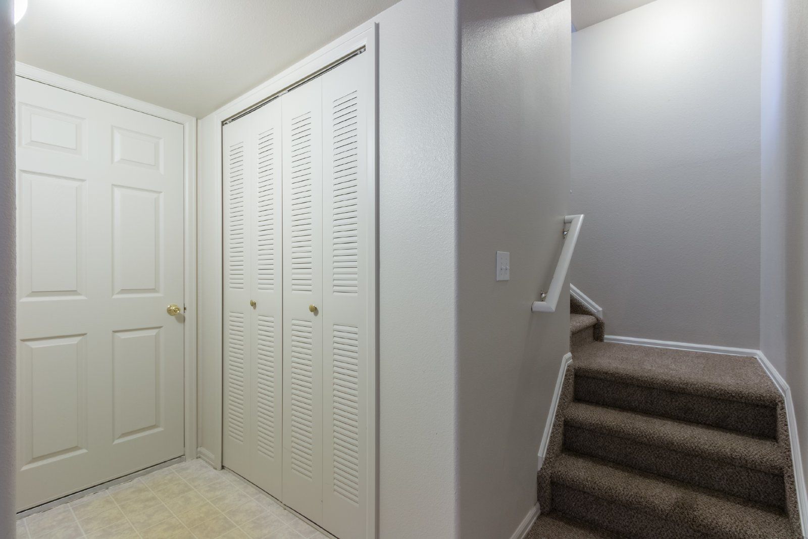 Spacious 3-Bedroom Townhome with Main-Level Primary Suite and Gas Fireplace in Palmer Lake – Water, Sewer & Trash Included property image