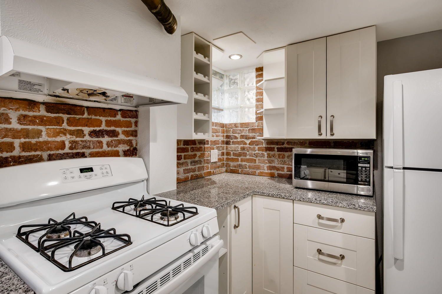 Charming Garden-Level 2-Bedroom Apartment with Office in Washington Park West property image
