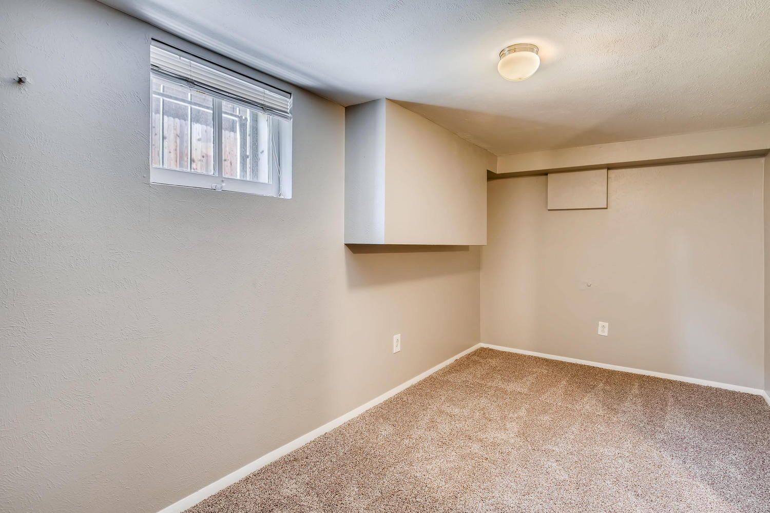 Charming Garden-Level 2-Bedroom Apartment with Office in Washington Park West property image