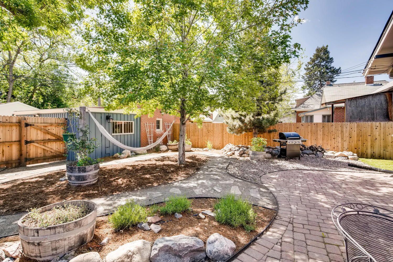 Charming Garden-Level 2-Bedroom Apartment with Office in Washington Park West property image