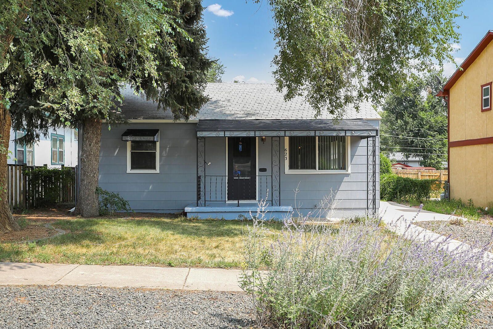 Well-Maintained 2-Bedroom Home Near Downtown Colorado Springs with Detached Garage property image