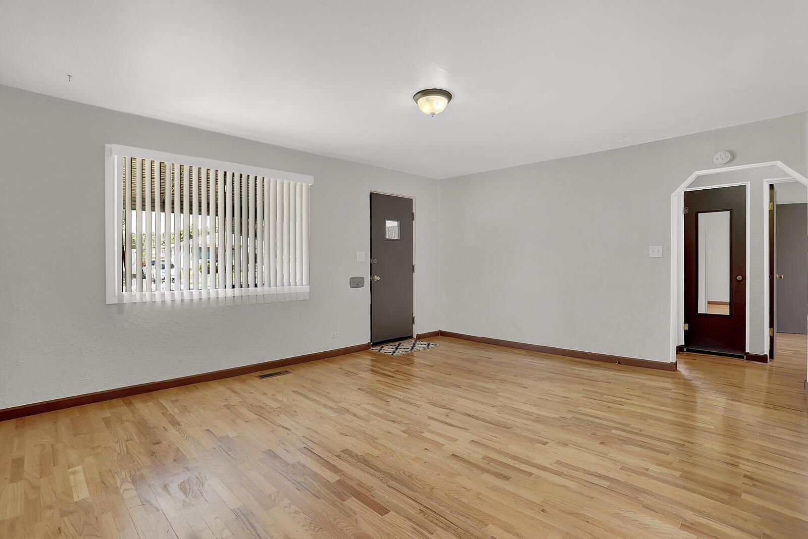 Well-Maintained 2-Bedroom Home Near Downtown Colorado Springs with Detached Garage property image