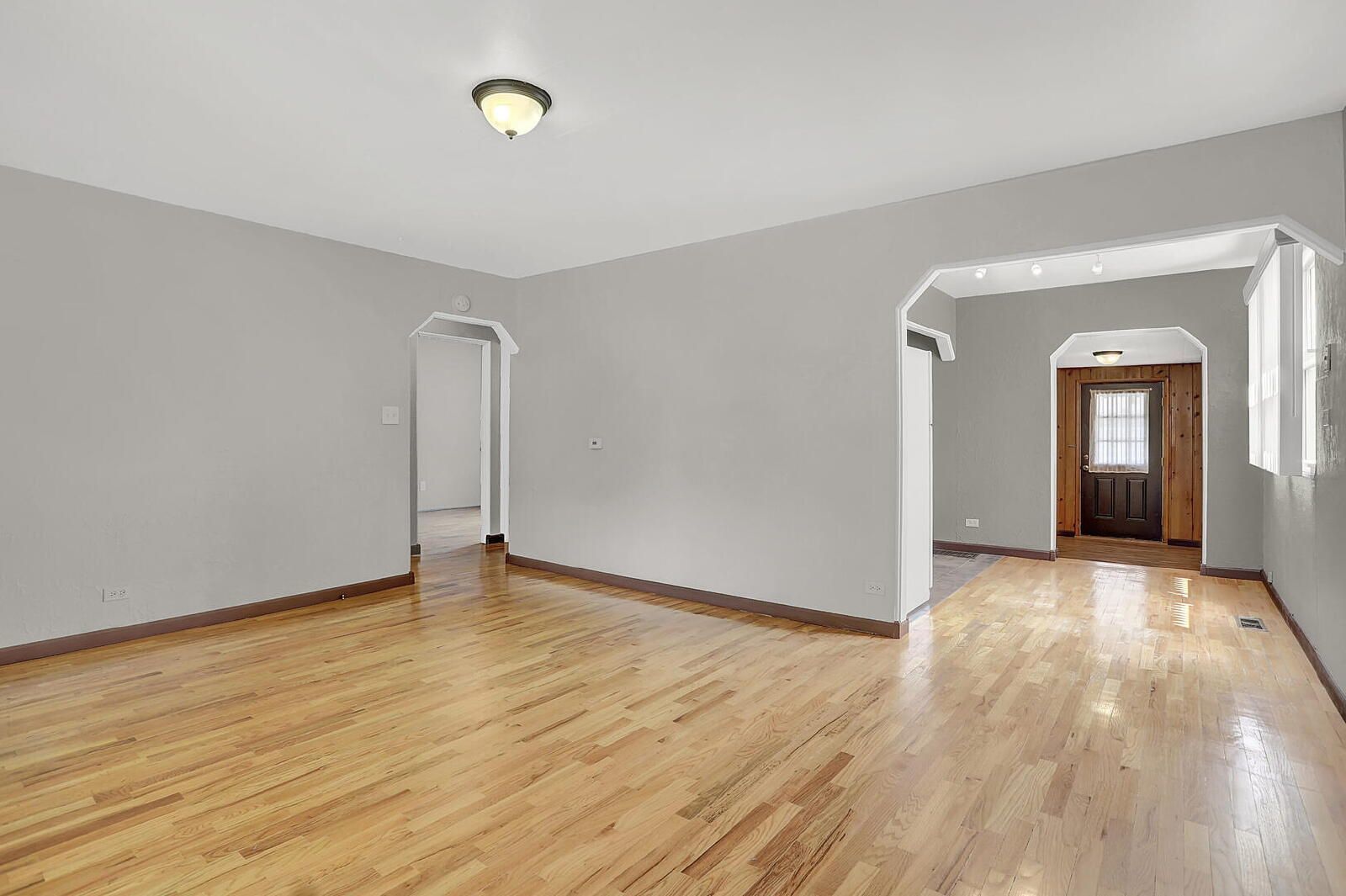Well-Maintained 2-Bedroom Home Near Downtown Colorado Springs with Detached Garage property image