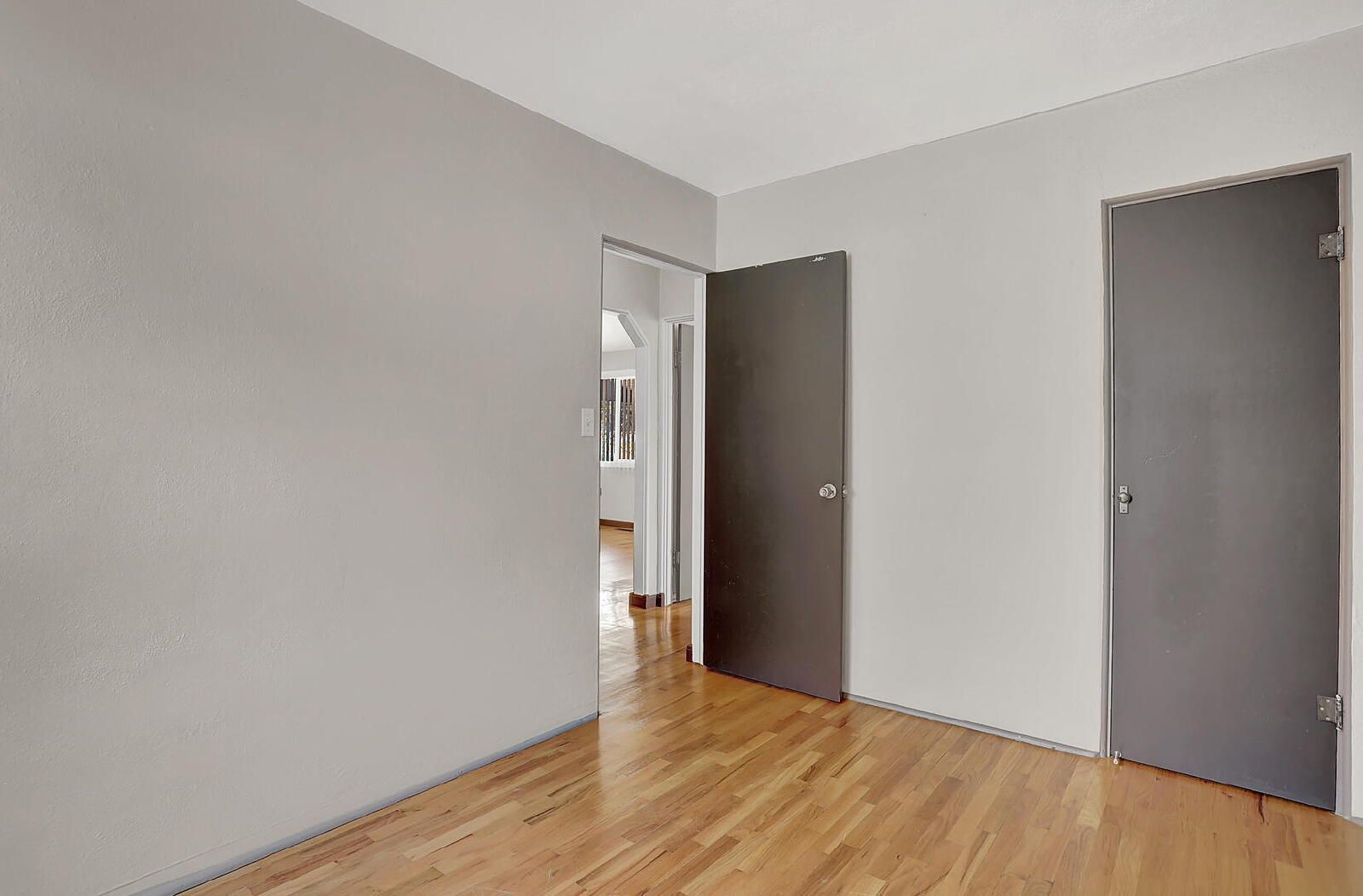 Well-Maintained 2-Bedroom Home Near Downtown Colorado Springs with Detached Garage property image
