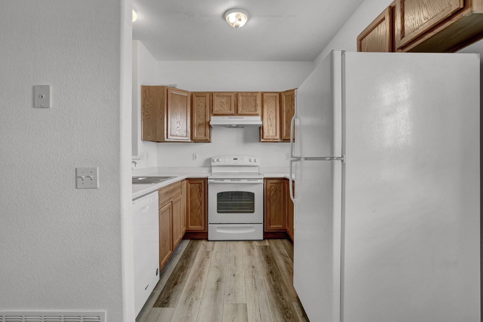 Spacious 2-Bedroom Townhome with 2.5 Baths and Gas Fireplace Near Peterson SFB property image
